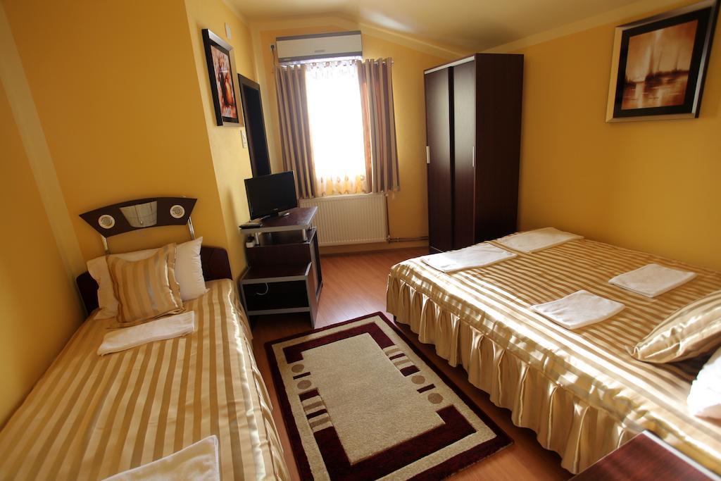 Villa Atina Stara Pazova Habitación foto